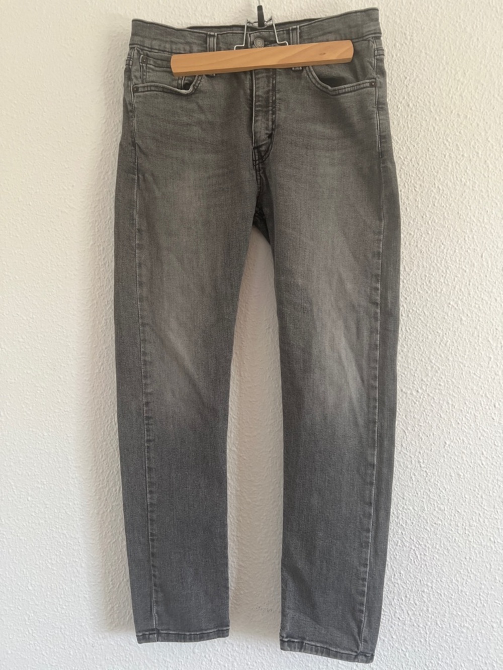 Levi's Men's Slim Straight Gray Washed Jeans
